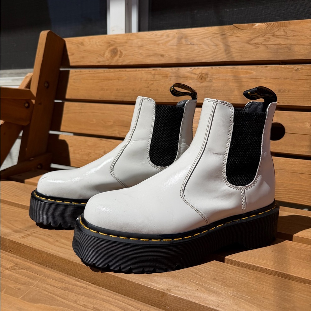 Dr Marten 2976 Quad White Platform Chelsea Boot